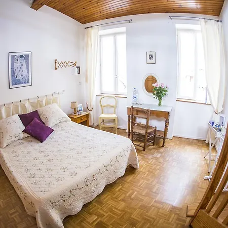 L'arche Des Chapeliers